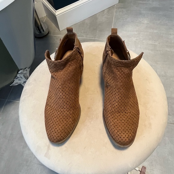 Womens 8.5 Brown Ankle Boots Booties - Picture 5 of 9